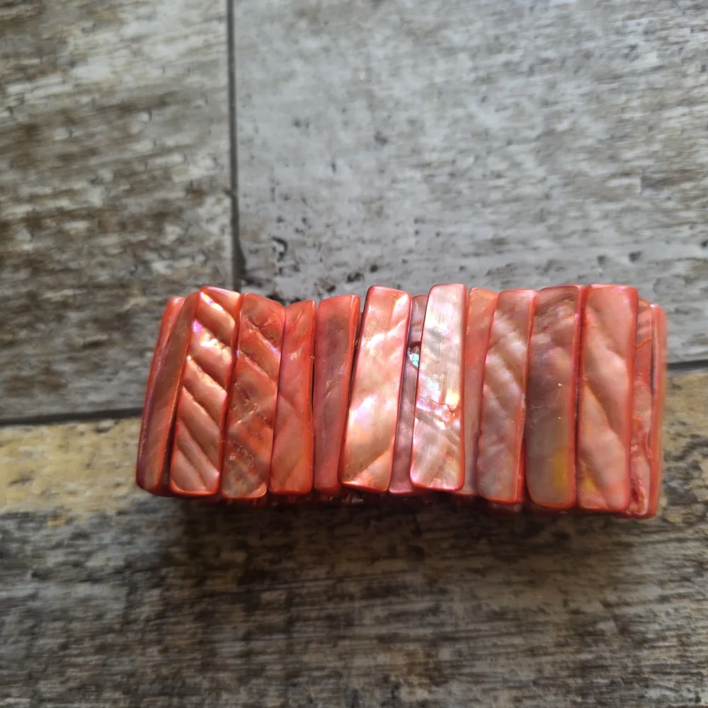Iridesencent Coral Shell Bracelet - Picture 3 of 5
